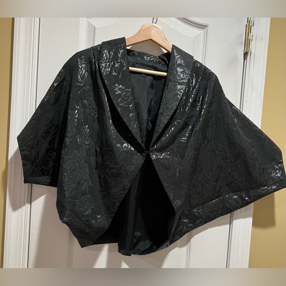 Karen Kane, unique, fan sleeved jacket size XS